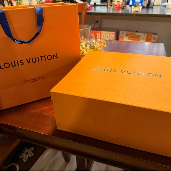 Louis Vuitton Black Satchel and Wallet Set - Picture 10 of 10